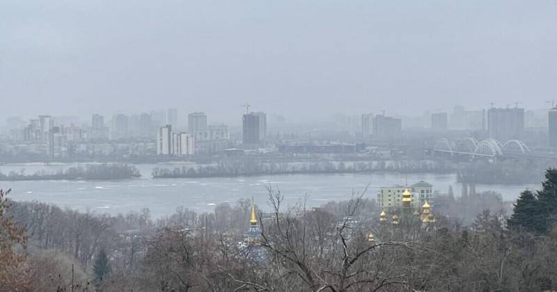 У Києві знову зафіксовано погіршення якості повітря: радять уникати тривалого перебування на свіжому повітрі.