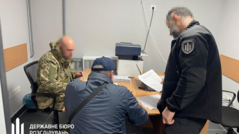 Полковник медичної служби надав своїй дружині мільйон 