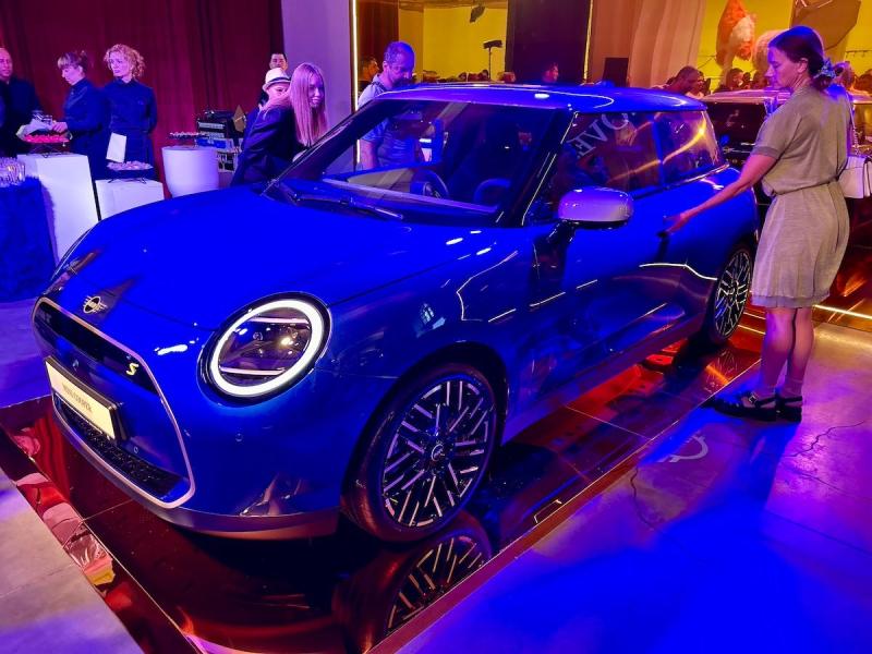 MINI Cooper Electric: вартість та варіанти комплектацій в Україні - Auto24