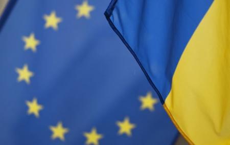 Європейський Союз має намір виділити Україні допомогу в розмірі до 40 мільярдів євро без залучення Сполучених Штатів, повідомляє Financial Times.