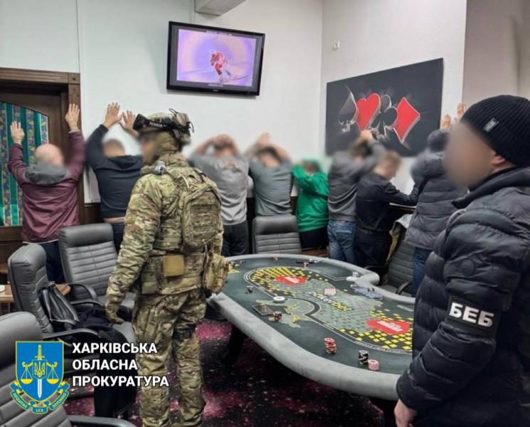 У Харкові виявили підпільний покерний клуб (фото) - Основні новини України